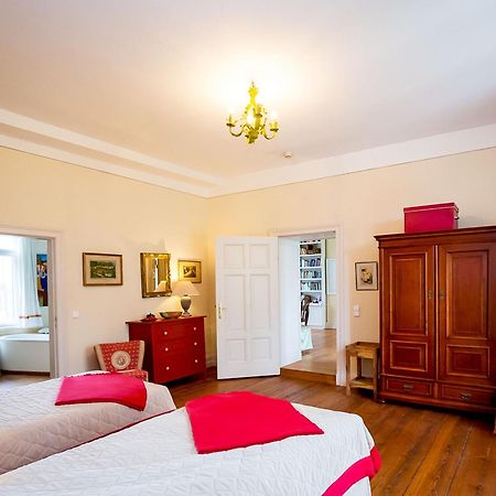Gutshaus Penzlin Villa Meyenburg  Ngoại thất bức ảnh
