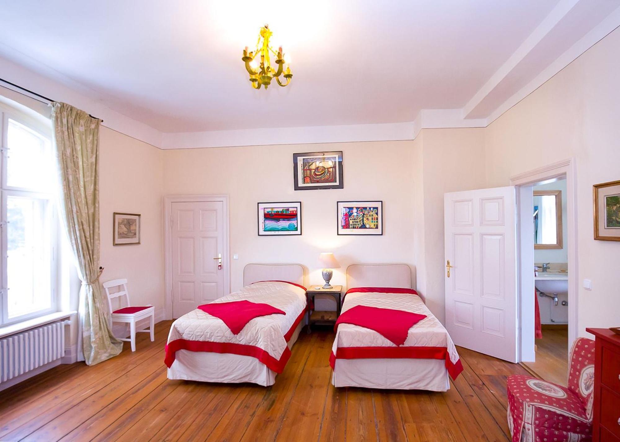 Gutshaus Penzlin Villa Meyenburg  Ngoại thất bức ảnh