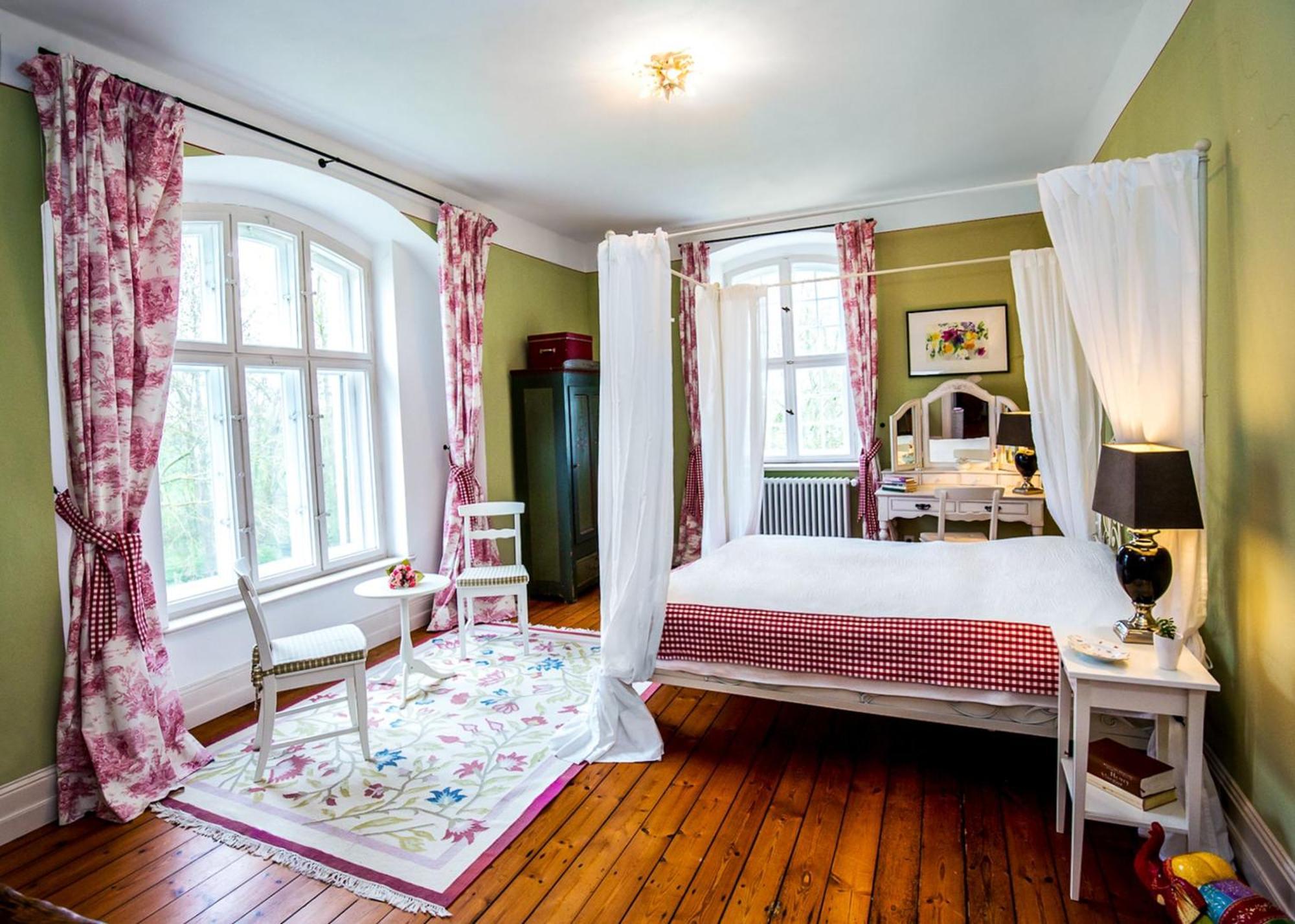 Gutshaus Penzlin Villa Meyenburg  Ngoại thất bức ảnh